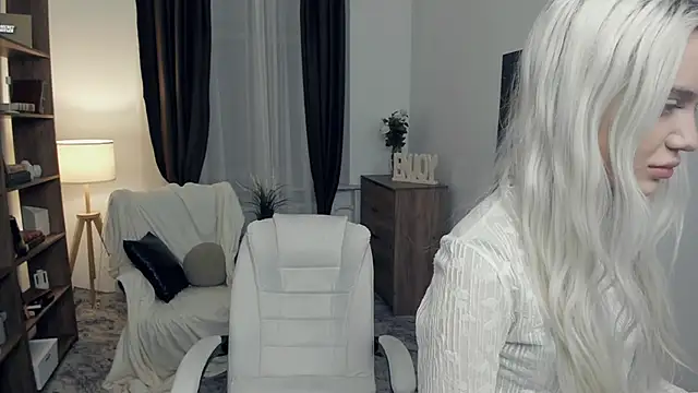 KristalCrowner online show from 02.07.26