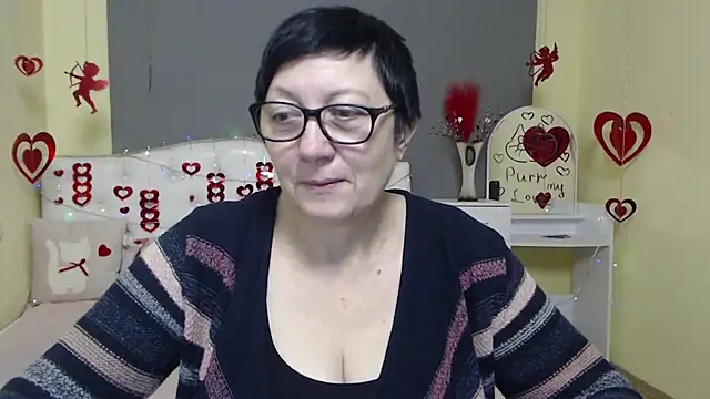 Snapshot of EmilyL0ve chatting on 02.01.26 EmilyL0ve online show from 02.01.26