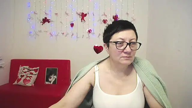 Snapshot of EmilyL0ve chatting on 02.15.26 EmilyL0ve online show from 02.15.26