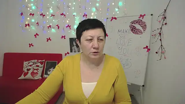 Snapshot of EmilyL0ve chatting on 02.17.26 EmilyL0ve online show from 02.17.26