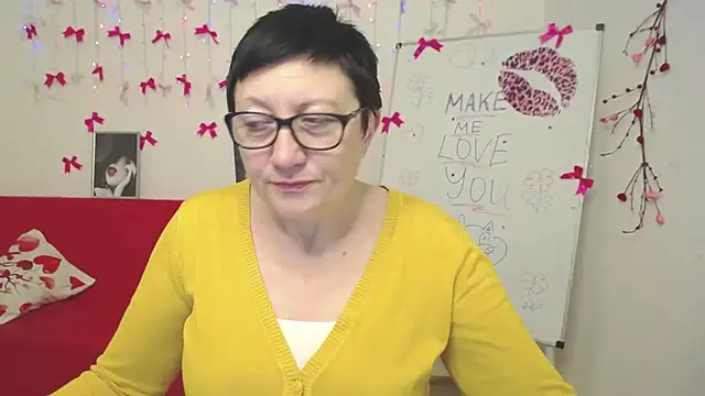 Snapshot of EmilyL0ve chatting on 02.18.26 EmilyL0ve online show from 02.18.26