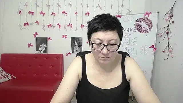 Snapshot of EmilyL0ve chatting on 02.23.26 EmilyL0ve online show from 02.23.26