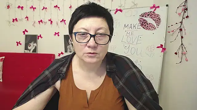 Snapshot of EmilyL0ve chatting on 02.26.26 EmilyL0ve online show from 02.26.26