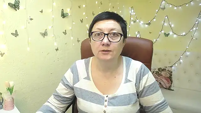 Snapshot of EmilyL0ve chatting on 03.17.26 EmilyL0ve online show from 03.17.26