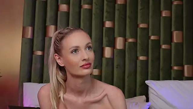 AmeliaAngel online show from 12.04.24