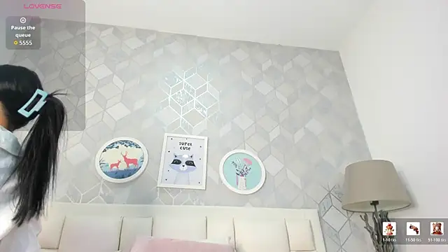 laura rouse7 online show from 04.15.26