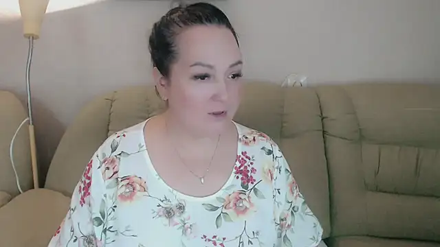 Snapshot of infinity_loveliness chatting on 10.11.25 infinity loveliness online show from 10.11.25