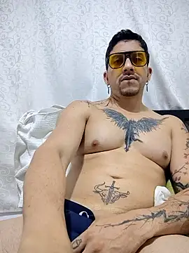 MrWolfHot online show from 01.13.26