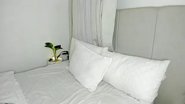 Snapshot of Soler_magnet chatting on 04.10.26 Soler magnet online show from 04.10.26