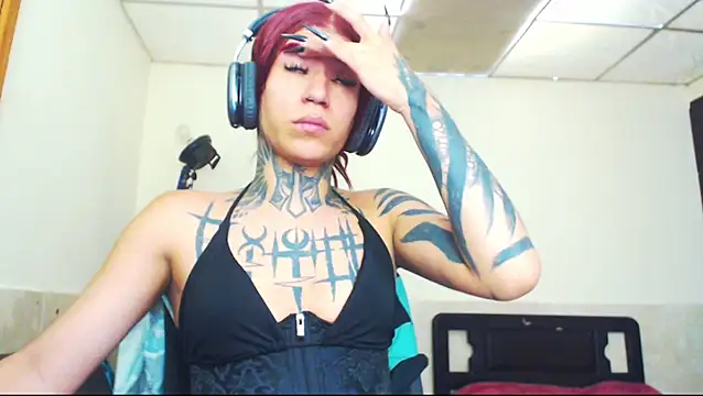 Snapshot of jazmin_wolf chatting on 04.23.26 jazmin wolf online show from 04.23.26