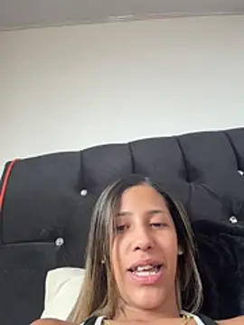 Snapshot of vicky_bass_ chatting on 06.03.26 vicky bass online show from 06.03.26