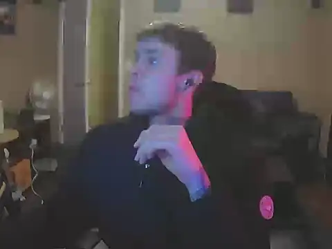 Snapshot of skateboardskate chatting on 01.12.26 skateboardskate online show from 01.12.26