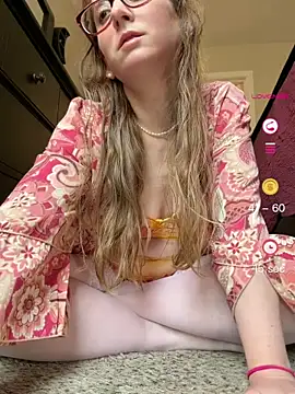 Snapshot of Elenore_hoesevelt chatting on 06.06.26 Elenore hoesevelt online show from 06.06.26