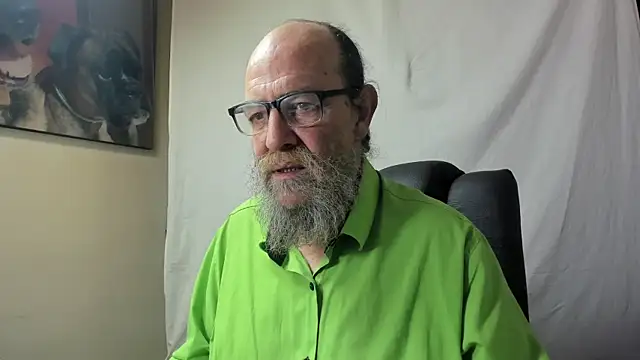 Snapshot of Uncle_Hottie chatting on 01.13.26 Uncle Hottie online show from 01.13.26