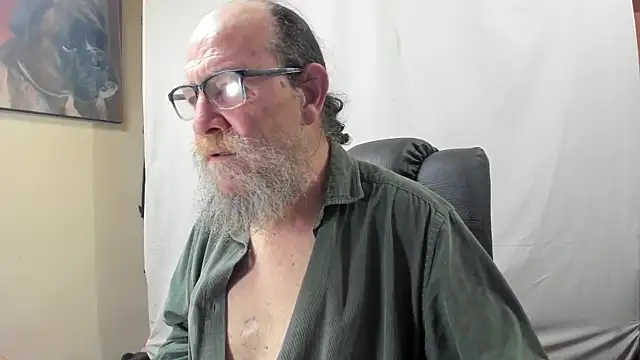 Snapshot of Uncle_Hottie chatting on 01.14.26 Uncle Hottie online show from 01.14.26