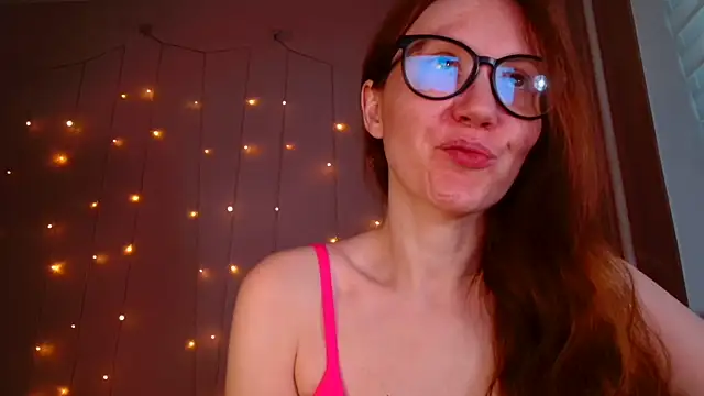 Snapshot of MelanyOxx chatting on 06.19.26 MelanyOxx online show from 06.19.26