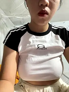 Snapshot of Likine002 chatting on 01.06.26 Likine002 online show from 01.06.26