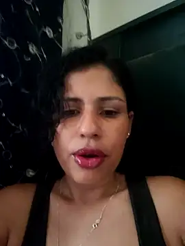 Lyra XOX online show from 01.06.26