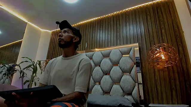 Snapshot of james__walsh chatting on 02.04.26 james walsh online show from 02.04.26