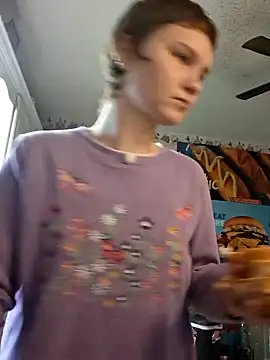 Snapshot of SugarNCinnamon chatting on 05.19.26 SugarNCinnamon online show from 05.19.26