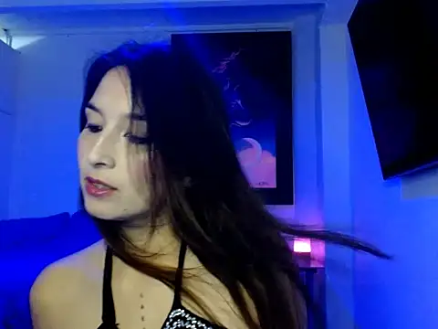 Almaglow  online show from 03.18.26