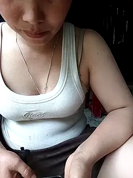 Snapshot of vesla-2k chatting on 04.16.26 vesla-2k online show from 04.16.26