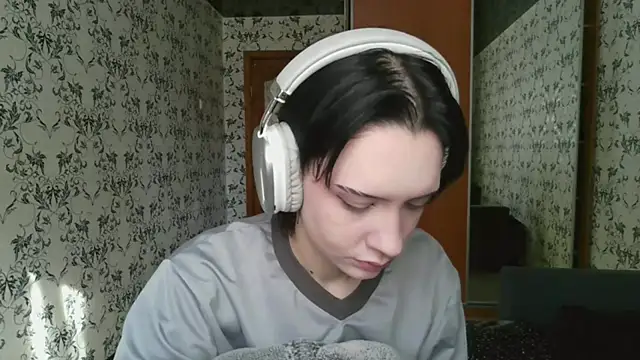 LxayBloom online show from 03.18.26