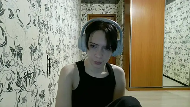 LxayBloom online show from 04.13.26