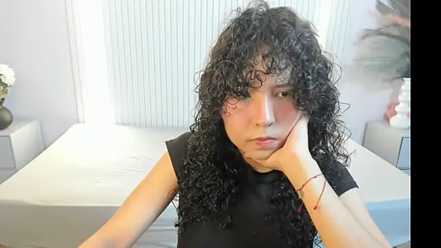 Snapshot of ZoeFox5 chatting on 01.11.26 ZoeFox5 online show from 01.11.26