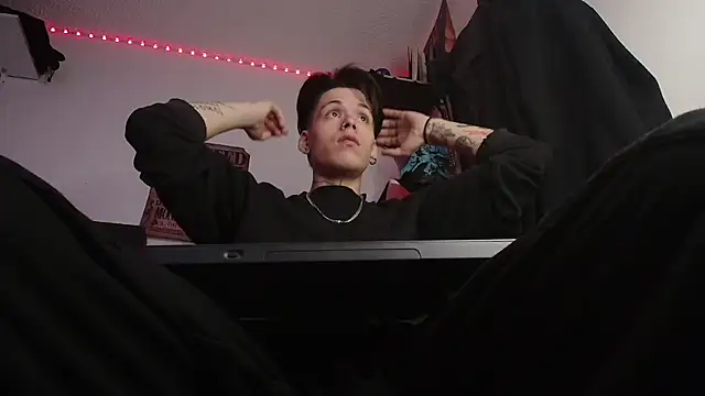 Snapshot of Anhony_Muscle chatting on 01.09.26 Anhony Muscle online show from 01.09.26