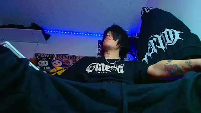 Snapshot of Anhony_Muscle chatting on 06.24.26 Anhony Muscle online show from 06.24.26