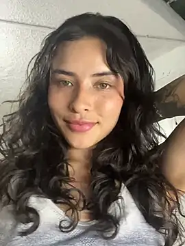 Snapshot of auroramooon chatting on 01.14.26 auroramooon online show from 01.14.26