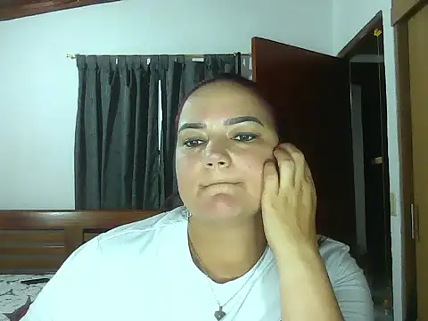 Snapshot of Roja_tentacion chatting on 05.29.26 Roja tentacion online show from 05.29.26
