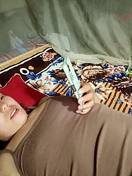 Snapshot of vanvan005 chatting on 04.14.26 vanvan005 online show from 04.14.26