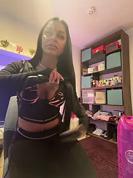 Snapshot of sweetxlayla chatting on 03.01.26 sweetxlayla online show from 03.01.26