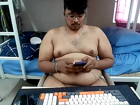 Snapshot of maxi23932 chatting on 07.05.26 maxi23932 online show from 07.05.26