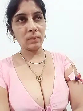 Hot ree85 online show from 03.18.26