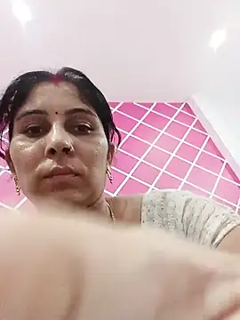 Snapshot of Hot_ree85 chatting on 05.17.26 Hot ree85 online show from 05.17.26