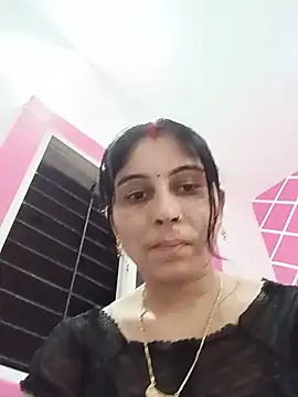 Snapshot of Hot_ree85 chatting on 05.19.26 Hot ree85 online show from 05.19.26
