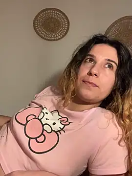 Snapshot of joanaguerreiru chatting on 02.21.26 joanaguerreiru online show from 02.21.26