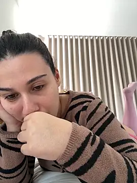 Snapshot of joanaguerreiru chatting on 03.21.26 joanaguerreiru online show from 03.21.26