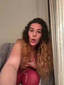 Snapshot of joanaguerreiru chatting on 05.29.26 joanaguerreiru online show from 05.29.26