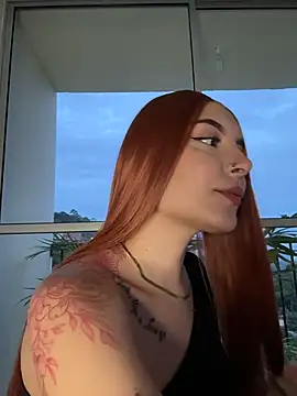 alesziarose  online show from 02.15.26