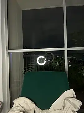 alesziarose  online show from 02.27.26