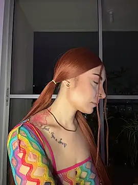 alesziarose  online show from 03.26.26