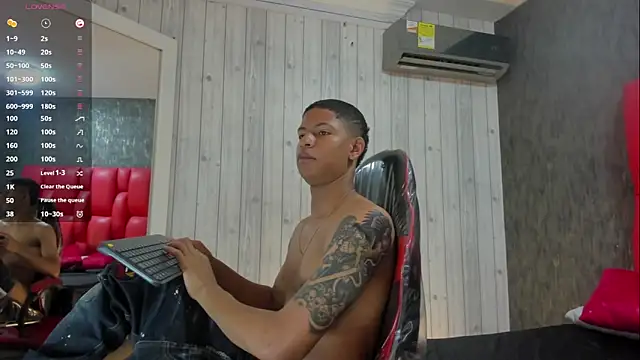 Snapshot of _erick_j chatting on 04.19.26 erick j online show from 04.19.26