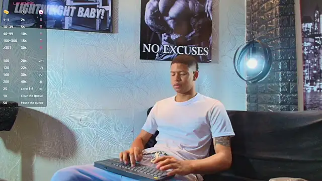 Snapshot of _erick_j chatting on 05.28.26 erick j online show from 05.28.26