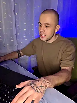 Snapshot of TvoY_bOy1 chatting on 02.20.26 TvoY bOy1 online show from 02.20.26