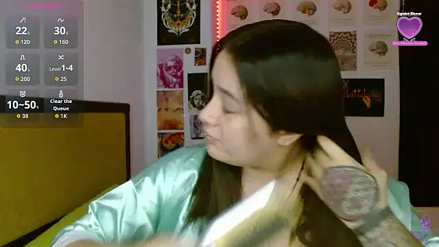 Snapshot of Nova-Satela chatting on 05.27.26 Nova-Satela online show from 05.27.26