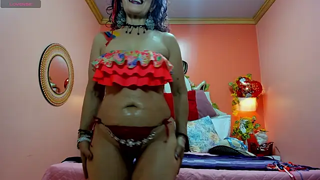Snapshot of Dalila_Najjar_ chatting on 06.19.26 Dalila Najjar online show from 06.19.26